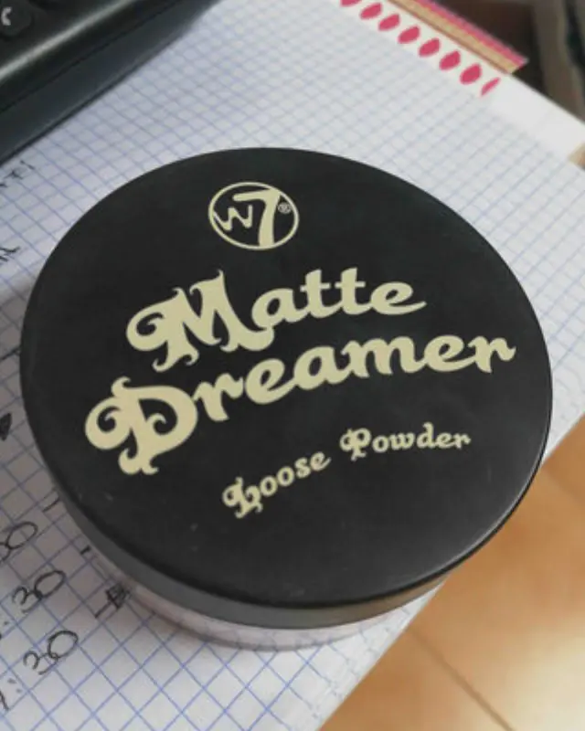 Matte Dreamer Loose Powder W7