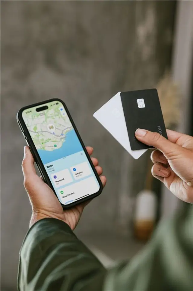 Nomad Tracking Card Pro - Find My, white 2