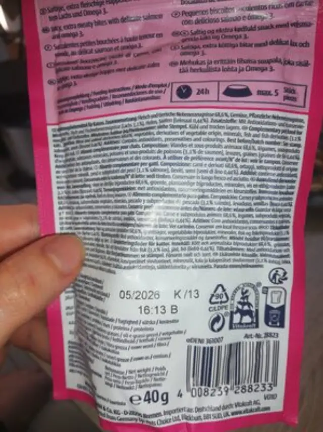 Vitakraft Cat Yums Salmon Λιχουδιά για Γάτες 40gr Μονόχρωμο