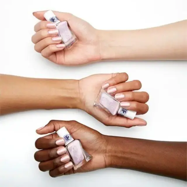 Essie Gel Couture Top Coat 563 Blushed Metal13.5ml 3
