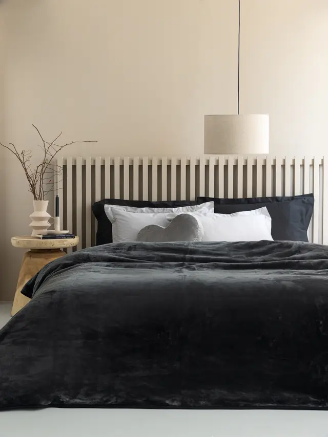 Κουβέρτα 220Χ240 Υπέρδιπλη 550gsm Velour Palamaiki Fani 100% Πολυέστερ- Black