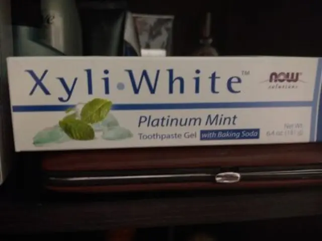 Now Foods XyliWhite Platinum Mint Toothpaste Gel with Baking Soda