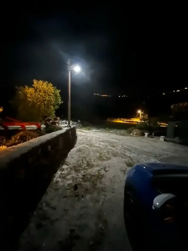 Jortan Ηλιακό Φωτιστικό Δρόμου 400W Ψυχρό Λευκό 6500K με Τηλεχειριστήριο IP66 39.5x21x5εκ. JT-YS-400W-TZ 2