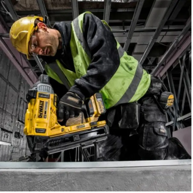DeWalt DCN890P2 - Καρφωτικό Σκυροδέματος Μπαταρίας 18V XR Brushless με Βαλίτσα , Φορτιστή + 2 Μπαταρίες 5.0Ah (2×5.0Ah) 3