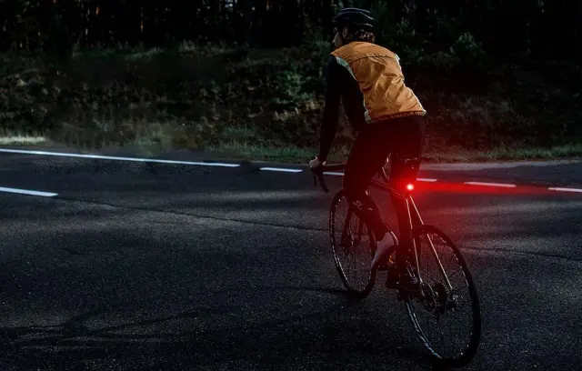 Rear bike light Superfire BTL02, USB, 330mAh 2