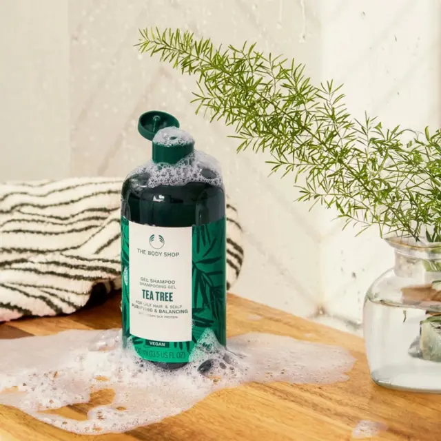 The Body Shop Tea Tree Purifying & Balancing Shampoo 3