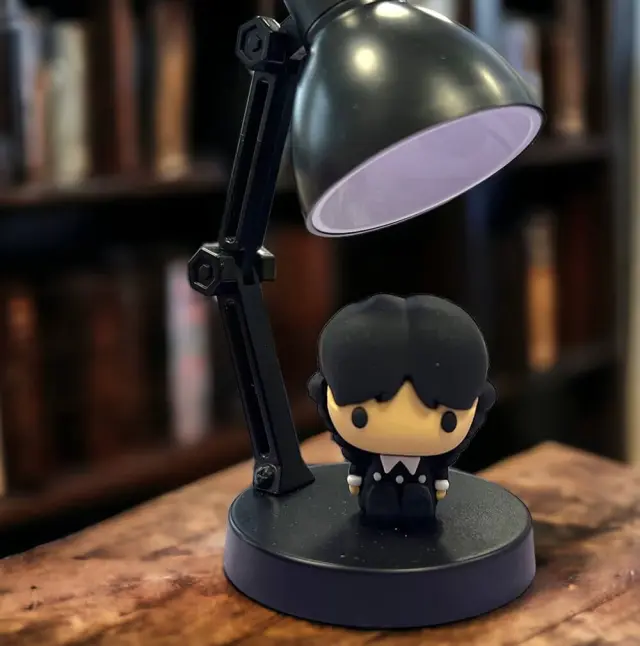 Blue Sky Studios mini Led Lamp με φιγούρα: Wednesday 2