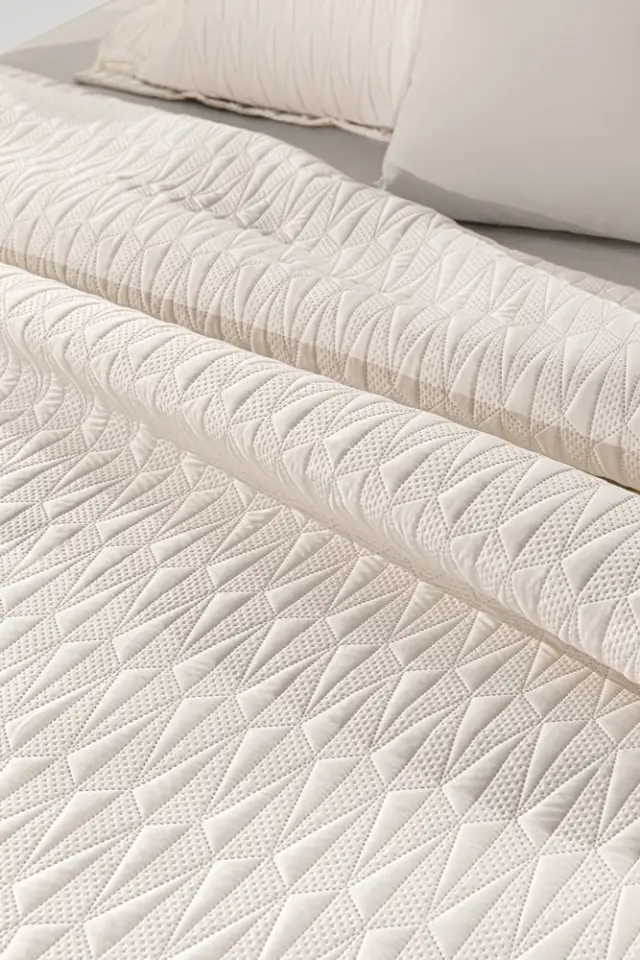 ΣΕΤ ΚΟΥΒΕΡΛΙ KING SIZE 240×250 3 ΤΕΜΑΧΙΩΝ RUBY IVORY GUY LAROCHE 3