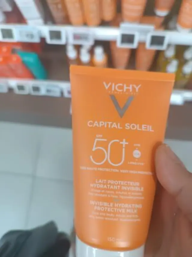 Vichy Capital Soleil Family Face & Body Milk SPF50+, Αόρατο Ενυδατικό Αντηλιακό Γαλάκτωμα για Πρόσωπο & Σώμα SPF50+, 150ml