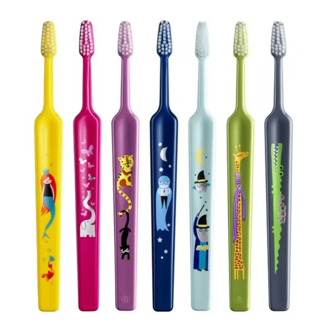 TePe Kids Extra Soft Οδοντόβουρτσα Πολύ Μαλακή Φούξια 3+ χρονών, 1 τεμάχιο 2