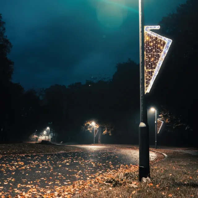 ΕΠΙΣΤΗΛΟ ΔΙΑΚΟΣΜΗΤΙΚΟ ΑΡΠΑ 360 LED ΜΟΝΟΚΑΝΑΛΟ 6.4m & LED 9.6m ΛΑΜΠΑΚΙΑ ΣΕ ΣΕΙΡΑ ΘΕΡΜΟ & ΨΥΧΡΟ ΛΕΥΚΟ ΣΤΑΘΕΡΑ ΜΕ 1.5m ΚΑΛΩΔΙΟ IP65 1500x60mm / X1736012115 2