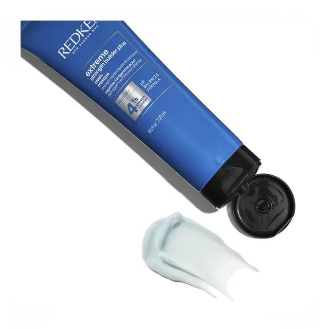 Redken Extreme Strength Builder Plus Mask strenghtening mask for very damaged hair 250 ml 3