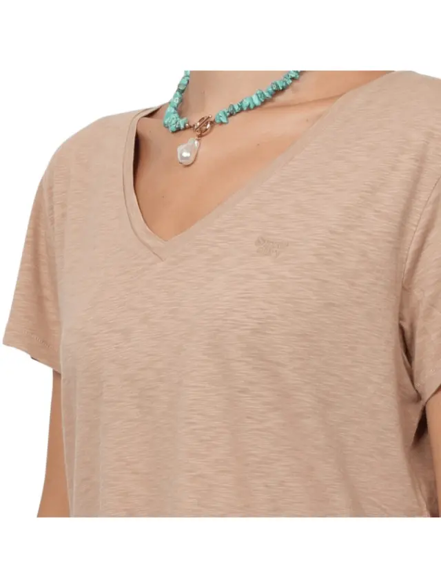 Superdry Γυναικείο T-shirt με V Λαιμόκοψη Μπεζ 2