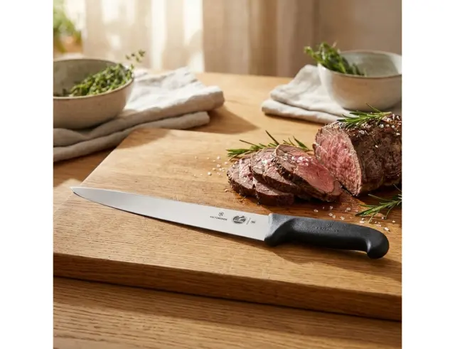 Μαχαίρι Κρέατος Victorinox Fibrox με στενή λεπίδα και μήκος 30cm - Black5.5503.30