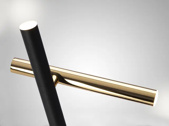 Varas 373579 Επιτραπέζιο LED Φωτιστικό 2L Χρυσό/Μαύρο 10W 3000K Μαύρο Μαύρο/Χρυσό Χρυσό 2