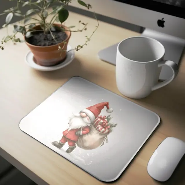 Mousepad ( Christmas Gnome 03 ) Διαστάσεις: 23cm(μήκος) x 20cm (ύψος)