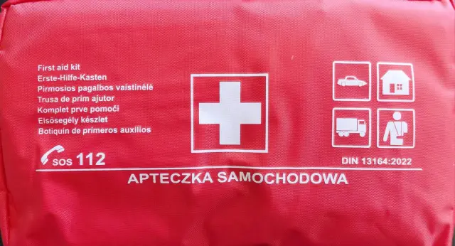 CarCommerce Φαρμακείο Πρώτων Βοηθειών Αυτοκινήτου Τσαντάκι με Εξοπλισμό