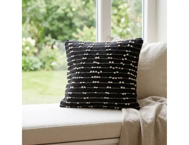 Διακοσμητικό Μαξιλάρι Home & Styling με ανάγλυφο σχέδιο και διαστάσεις 45x45cm - Black A35823050