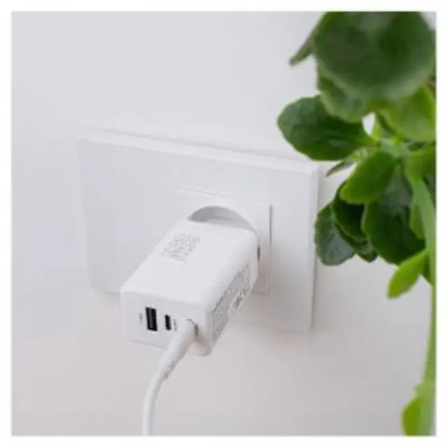 Φορτιστής Ταξιδίου Ταχείας Φόρτισης Maxlife MXTC-08-65ACC με Τριπλή Έξοδο USB A & 2xUSB C PD QC 65W Λευκό N66476 3