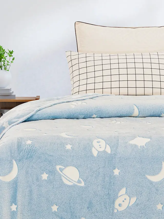 Κουβέρτα φωσφοριζέ αγκαλιας Space Blue 80x90 Sunshine