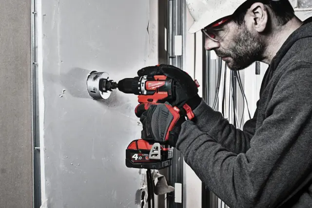 Milwaukee 4933464320 - Δραπανοκατσάβιδο Μπαταρίας Κρουστικό Brushless 18V Li-ion, M18 CBLPD-202C με 2 Mπαταρίες 2.0Αh (2x 2.0Αh) + Φορτιστή + Κλιπ Ζώνης + Βαλίτσα 2