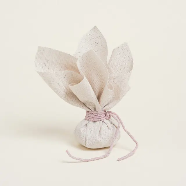 Beauty Home ΜΑΝΤΗΛΙ 27 x 27 cm ΕΚΡΟΥ ΧΡΥΣΟ LUREX 2