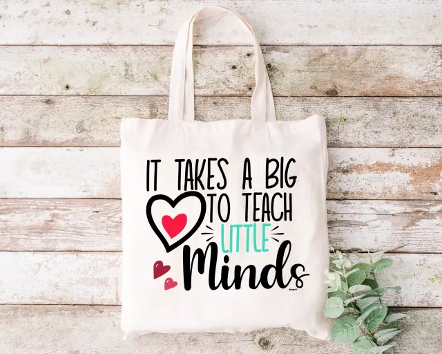 Τσάντα πάνινη υφασμάτινη εκρού με σχέδιο TEACHER 11 διαστάσεις: 38x40cm μαζί με τα χερούλια 38x70cm