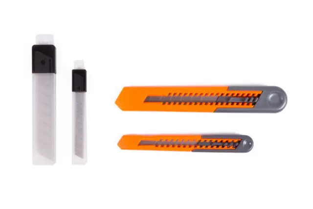 Cutter knife set 9 mm and 18 mm + 10 spare blades