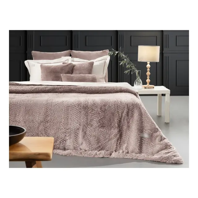 Κουβέρτα Γούνινη Υπέρδιπλη Guy Laroche Crusty Old Pink 220x240