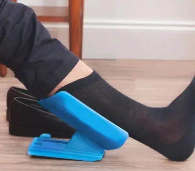 Βοήθημα τοποθέτησης καλτσών - Socks slider OEM 3