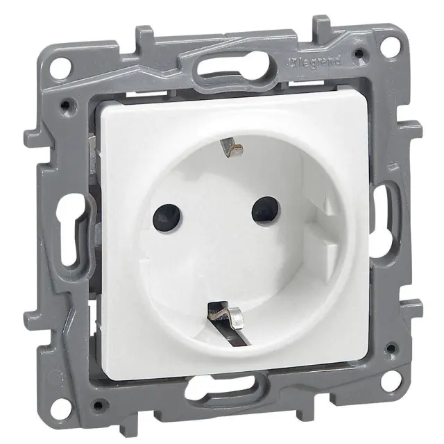 LEGRAND NILOE 764529 Σούκο Με ασφάλεια παιδιών 16A 250V Λευκή