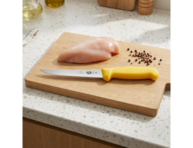Μαχαίρι Ξεκοκαλίσματος Victorinox Fibrox με μήκος λεπίδας 15cm - Yellow5.6008.15