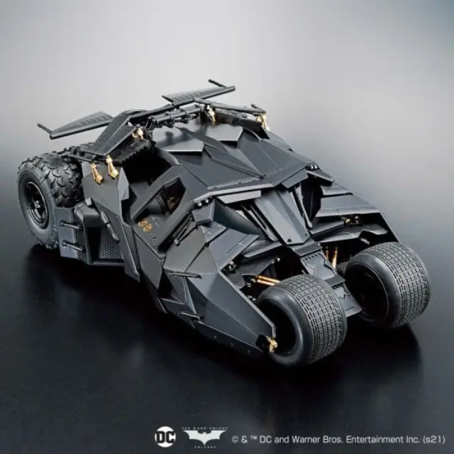 Bandai Model Kit DC COMICS -Batman Begins Batmobile 7.6 x 19 x 31.1 (BAN62184) 3
