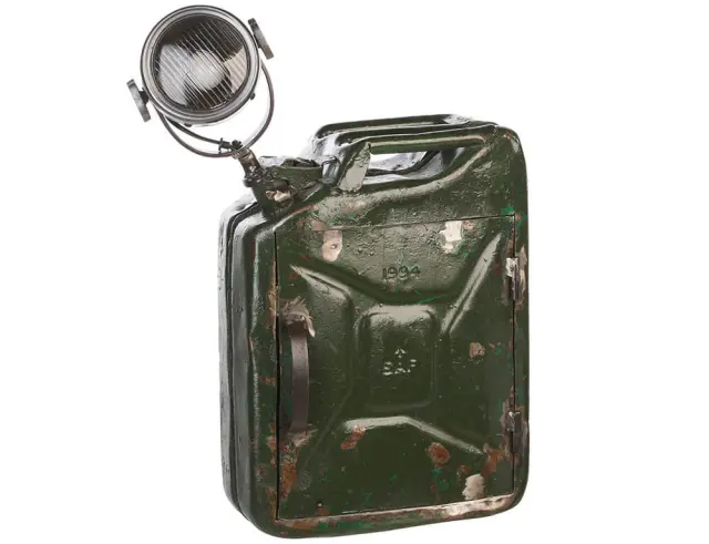 Επιτραπέζιο μεταλλικό φωτιστικό "Petrol Can" (84053) με λαμπτήρα Ε27 και διαστάσεις 45x18x46cm 84053
