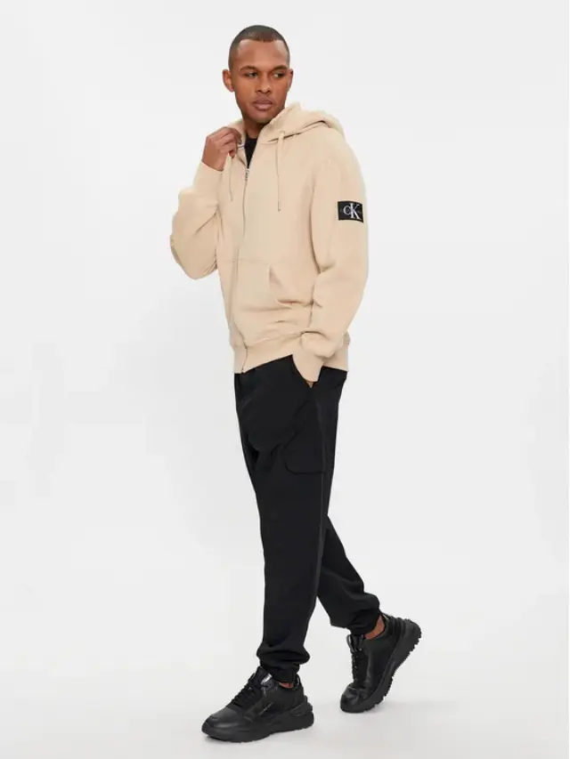 Calvin Klein - Ανδρική Ζακέτα Badge HWK Zip-Through με Φερμουάρ και Κουκούλα Regular Fit J30J324956-ΑΑΤ Μπεζ 2