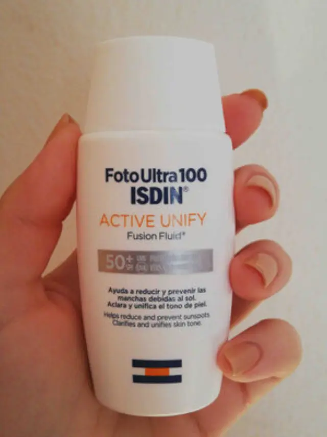 ISDIN Fotoultra 100 Active Unify Αντηλιακό Προσώπου SPF50+ για Μείωση + Πρόληψη Σκούρων Κηλίδων από τον Ήλιο, 50ml