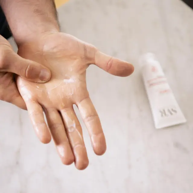 SVR Cicavit+ Crème Mains Επανορθωτική Προστατευτική Κρέμα Χεριών 8 Ωρών 75g 3