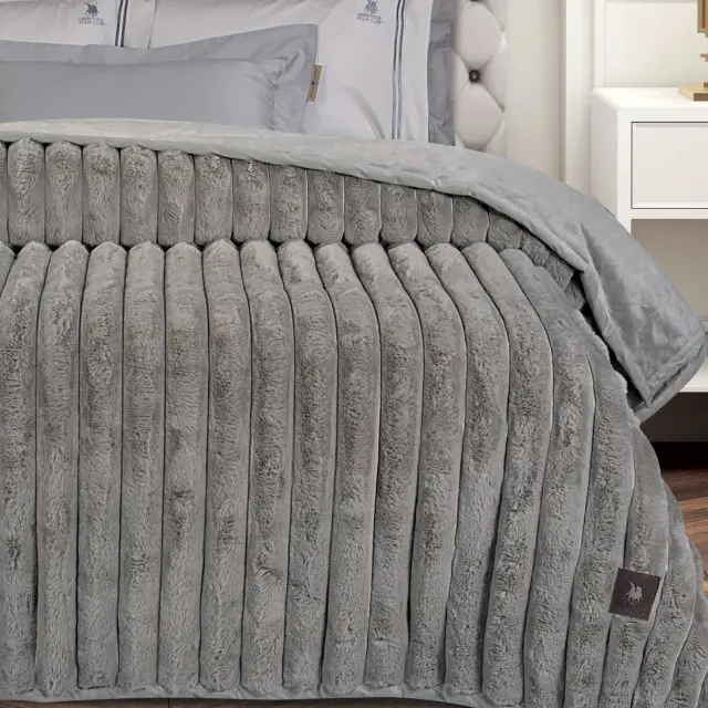 Κουβέρτα 220x240 Υπέρδιπλη 680gsm Premium Greenwich Polo Club 3831 Taupe 100% Πολυέστερ 2