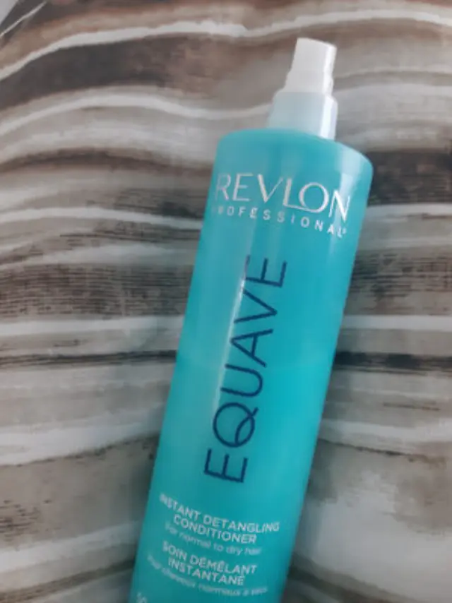 Revlon Professional Equave Instant Beauty Hydro Nutritive Detangling Conditioner leave-in conditioner for dry hair 500 ml