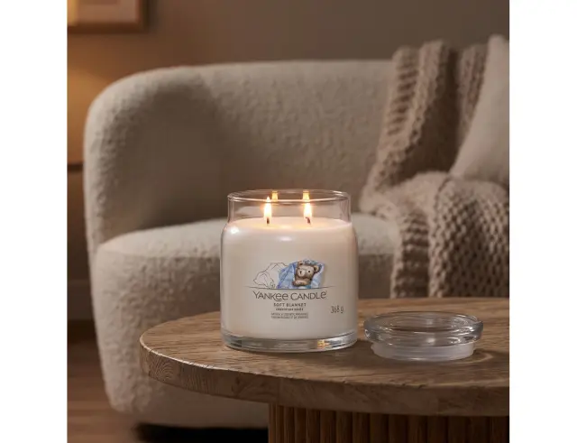 Αρωματικό Κερί Yankee Candle με διάρκεια καύσης έως 50 ώρες και άρωμα Soft Blanket1701387E