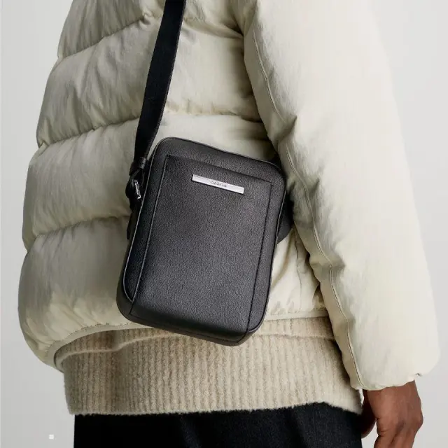 Calvin Klein - Ανδρική Τσάντα Ώμου / Χιαστί Modern Bar Reporter S K50K510814-BAX Μαύρο 3