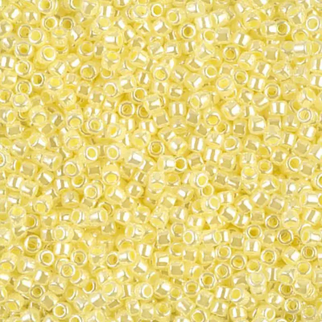 Χάντρα Miyuki Delica 10/0 - DBM0232 - Opaque Luster Pastel Yellow ~7gr